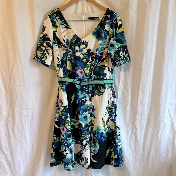 Chetta B Belted V neck Short Sleeve Flowy Floral Casual Cocktail Party Dress - Picture 1 of 8